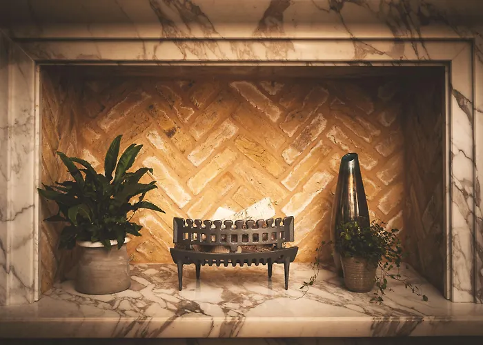 Top Romantic Hotels in London for Intimate Getaways