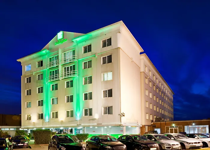 Top Hotels in Vibrant Basildon