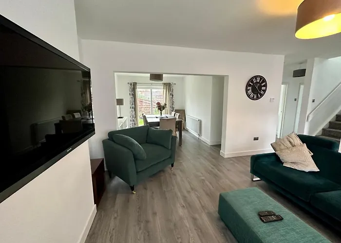 Top Hotels Near Altrincham for Memorable Stays