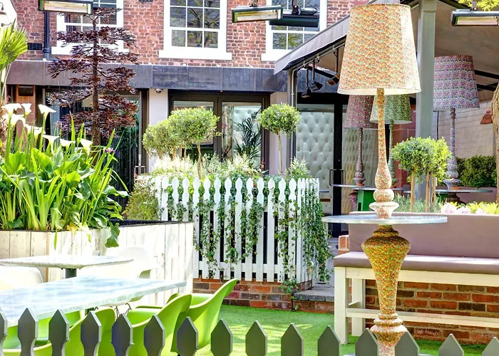 Best Hotels near Chester Railway Station