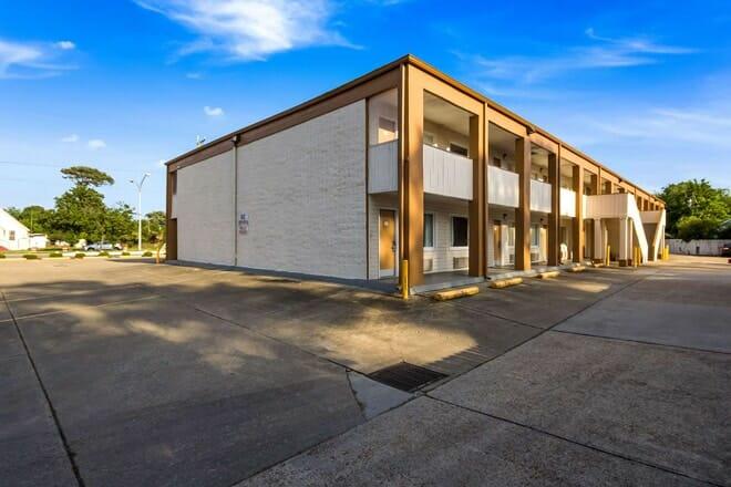 econo lodge little creek