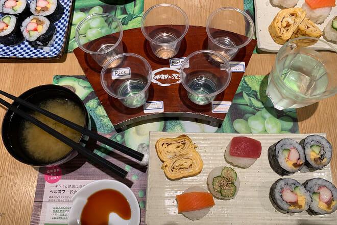 Tsukiji Market Walking Tour & Rolled Sushi Class — Chuo