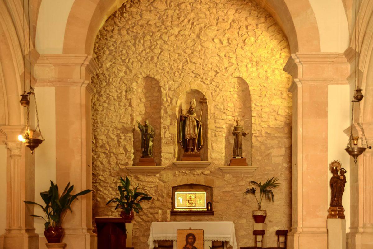 The present church of the Ermita de Sant Honorat on the monastery hill of Randa dates from 1670, Mallorca, Spain - © James Camel / franks-travelbox