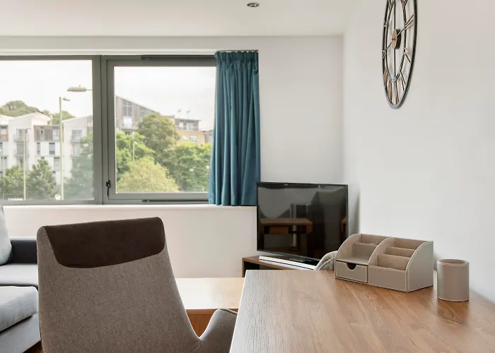 Top Cheap Hotels in Farnborough
