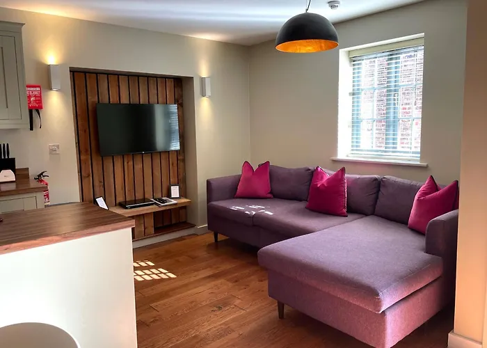 Finest Romantic Hotels in York with Hot Tub