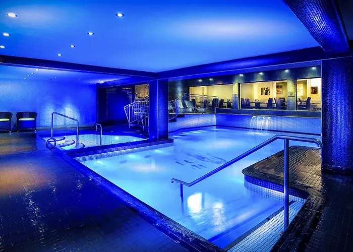 Top Hotels with Evening Entertainment in Llandudno