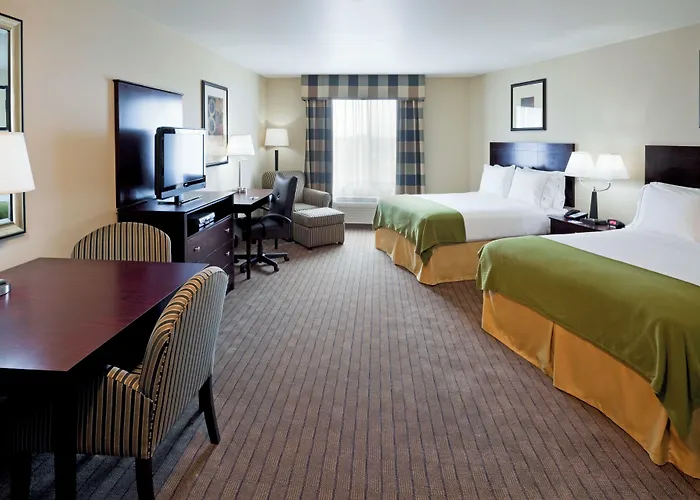 Top Hotels Near 67th and Cicero, Cicero